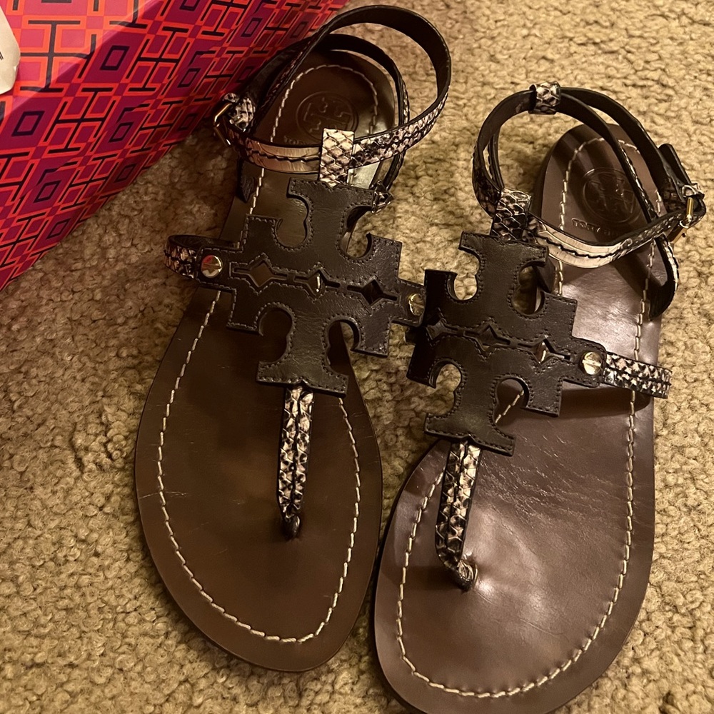 Excellent condition Tory Burch sandals